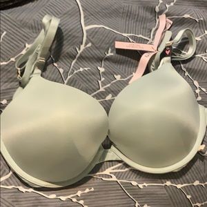 NWT Victoria’s Secret Push Up Bra 38C